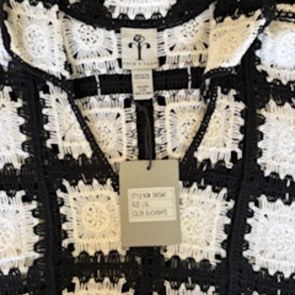 Rain + Rose Crochet Lace Top - NWT - Picture 3 of 6